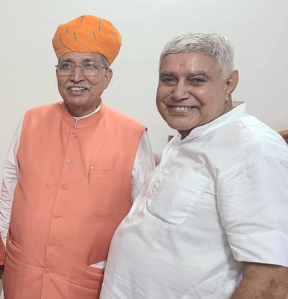 बीकानेर सांसद एवं केंद्रीय कानून मंत्री माननीय श्री अर्जुन राम जी मेघवाल द्वारा बीकानेर संसदीय क्षेत्र के श्रीडूंगरगढ़ में दशहरा मैदान के निर्माण कार्य हेतु सांसद निधि से 20 लाख रुपए की स्वीकृति प्रदान करने पर विधानसभा क्षेत्र श्रीडूंगरगढ़ की जनता की ओर से हार्दिक आभार एवं धन्यवाद। इस निर्णय से क्षेत्र में खेलकूद, सांस्कृतिक एवं सामाजिक गतिविधियों को नया प्रोत्साहन मिलेगा। #अर्जुनराममेघवाल #सांसदनिधि Arjun Ram Meghwal