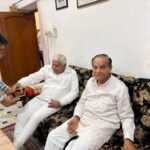 आज 📍जोधपुर में भाजपा के वरिष्ठ नेता, आदरणीय भाईसाहब श्री घनश्याम जी ओझा (पूर्व महापौर) व उनके परिवारजनों से शोक-संतप्त अवस्था में भेंट हुई। स्वर्गीय श्रीमती शांति देवी ओझा के आकस्मिक निधन पर भावभीनी श्रद्धांजलि अर्पित करते हुए उन्हें श्रद्धा सुमन समर्पित किए। ईश्वर से प्रार्थना है की दिवंगत आत्मा को अपने श्रीचरणों में स्थान दें एवं शोकाकुल परिवार को यह अपार दुःख सहन करने की शक्ति प्रदान करें। #जोधपुर